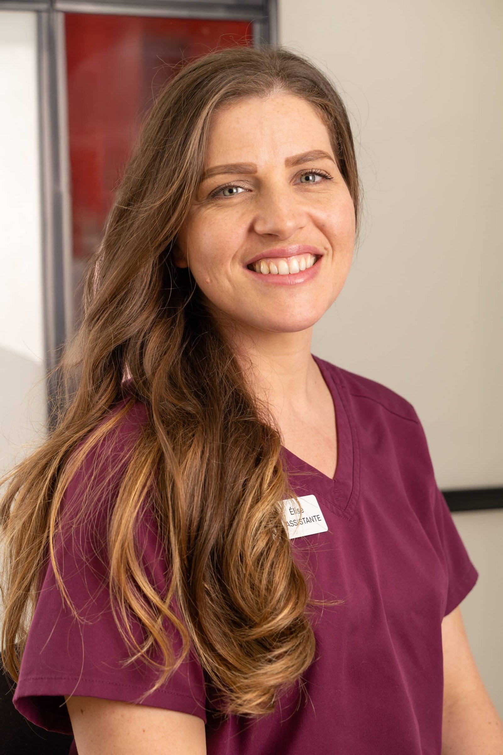 Elise, assistante du docteur Tremblais, au cabinet médical des 4 chemins, dentistes à Mérignac